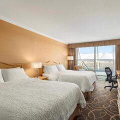 Отель Hampton Inn and Suites by Hilton, Downtown Vancouver Канада, Ванкувер - отзывы, цены и фото номеров - забронировать отель Hampton Inn and Suites by Hilton, Downtown Vancouver онлайн комната для гостей