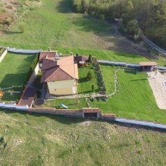 Отель Bachvarovi Houses Боженци развлечения