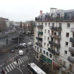Отель Hôtel des Buttes Chaumont балкон