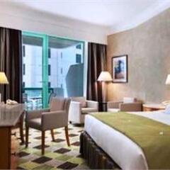 Отель Hilton Dubai Jumeirah 5* Представительский номер с различными типами кроватей фото 24