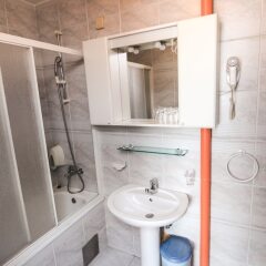 Hotel Grand in Sarajevo, Bosnia and Herzegovina from 50$, photos, reviews - zenhotels.com bathroom