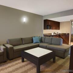 Отель Holiday Inn Calgary-Airport Канада, Калгари - отзывы, цены и фото номеров - забронировать отель Holiday Inn Calgary-Airport онлайн комната для гостей фото 3