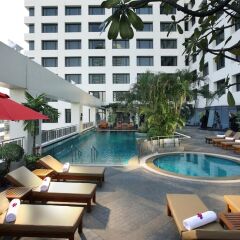 Отель AVANI Atrium Bangkok бассейн фото 3