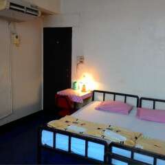 Отель Prasuri Guest House Бангкок комната для гостей фото 5
