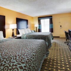 Отель Days Inn by Wyndham Sarasota Bay комната для гостей фото 3