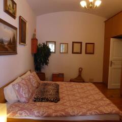 Отель Prague Getaway Homes Rehorova Прага комната для гостей