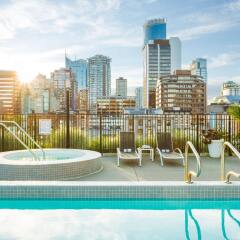 Отель LEVEL Furnished Living Yaletown Seymour Канада, Ванкувер - отзывы, цены и фото номеров - забронировать отель LEVEL Furnished Living Yaletown Seymour онлайн бассейн
