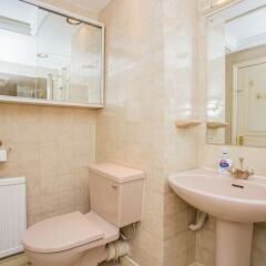 Апартаменты Lovely 2 Bedroom Apartment Near Hyde Park Лондон ванная
