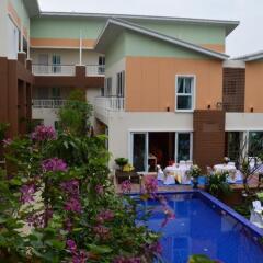 Отель U-tiny Boutique Home Suvarnabh Бангкок