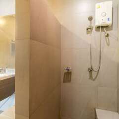 Отель Icheck Inn Skyy Residence Sukhumvit 1 Бангкок ванная