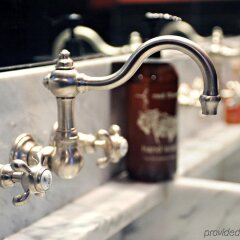 Отель The Bowery Hotel США, Нью-Йорк - отзывы, цены и фото номеров - забронировать отель The Bowery Hotel онлайн ванная