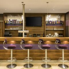 Отель Holiday Inn Express Frankfurt City Hauptbahnhof гостиничный бар фото 5