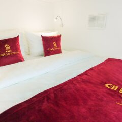 Отель LuxApartments Kurskaya Москва комната для гостей фото 3