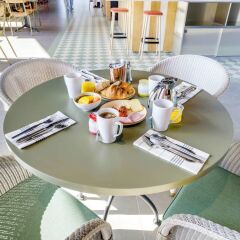 Отель Mercure Paris Orly Tech Airport бассейн
