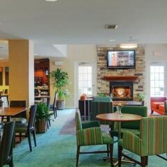 Отель Residence Inn Frederick гостиничный бар