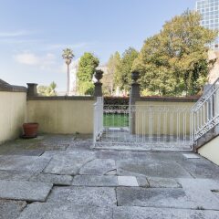Отель Oporto City Flats - Ayres Gouvea House парковка