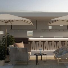 Отель H10 Palacio Colomera бассейн