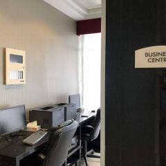 Отель Best Western Plus Travel Hotel Toronto Airport Канада, Торонто - отзывы, цены и фото номеров - забронировать отель Best Western Plus Travel Hotel Toronto Airport онлайн интерьер отеля