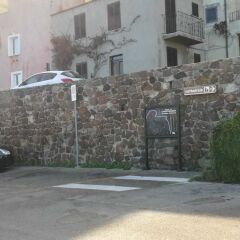 Отель Appartamenti Eleonora D'Arborea Кастельсардо парковка