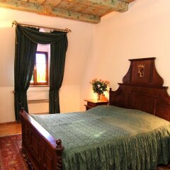Hotel U Krale Karla сейф в номере
