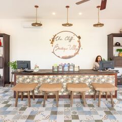 Отель The Cliff Boutique Village Хойан гостиничный бар