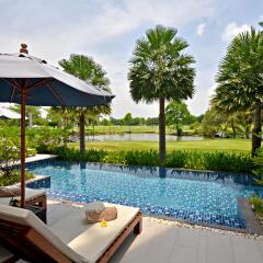 Отель Summit Windmill Golf Residence бассейн