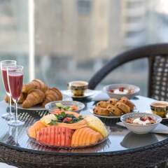 Отель Luxury Staycation - Continental Tower питание