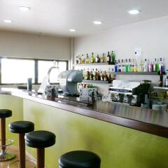 Отель Natura Algarve Club Португалия, Албуфейра - 1 отзыв об отеле, цены и фото номеров - забронировать отель Natura Algarve Club онлайн гостиничный бар