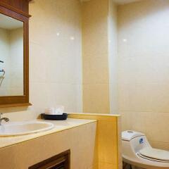 Отель Baan Natacha Beachfront Guesthouse ванная фото 2