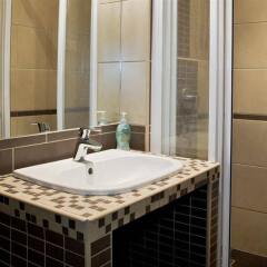 Corvin Point Hostel Будапешт ванная