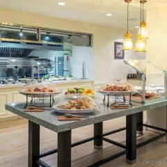 Отель Hilton Garden Inn Orlando at SeaWorld питание