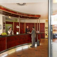 H+ Hotel Berlin Mitte интерьер отеля