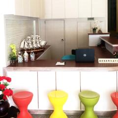 Phuthara Hostel интерьер отеля