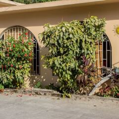 Отель Eventuality Bed and Breakfast парковка