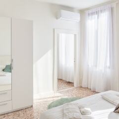 Отель San Marco Penthouse Италия, Венеция - отзывы, цены и фото номеров - забронировать отель San Marco Penthouse онлайн комната для гостей фото 4