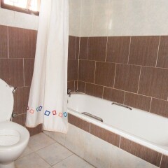 Отель Selino Suites Limited ванная фото 2