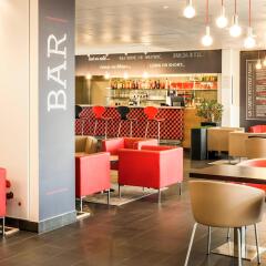 Отель ibis Paris 17 Clichy-Batignolles - formerly Berthier Франция, Париж - 10 отзывов об отеле, цены и фото номеров - забронировать отель ibis Paris 17 Clichy-Batignolles - formerly Berthier онлайн гостиничный бар
