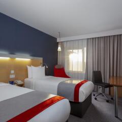 Отель Holiday Inn Express Birmingham Redditch комната для гостей