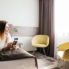Q Hotel Plus Katowice комната для гостей фото 5