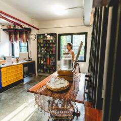 Post Factory Bed & Breakfast Sathorn Hostel - Adults Only Бангкок развлечения