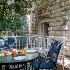 Sweet Inn Hovevei Zion Street Израиль, Иерусалим - отзывы, цены и фото номеров - забронировать отель Sweet Inn Hovevei Zion Street онлайн балкон