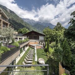 Hotel Das Stachelburg Парчинес приотельная территория