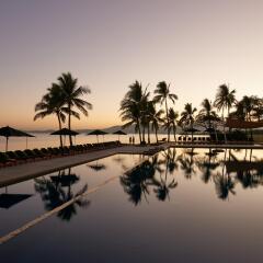 Отель Hilton Fiji Beach Resort and Spa бассейн