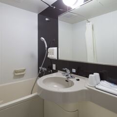 Отель Comfort Hotel Yokohama Kannai Япония, Йокогама - отзывы, цены и фото номеров - забронировать отель Comfort Hotel Yokohama Kannai онлайн ванная