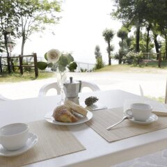 Отель Camping Zocco Centro Vacanze Манерба-дель-Гарда питание