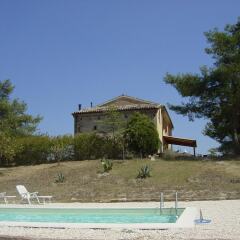 Отель Ca' Del Cardo Bed & Breakfast Стаффоло бассейн