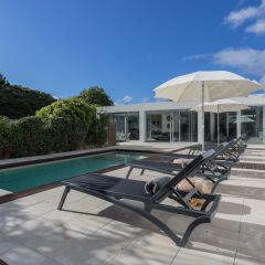 Отель La Maison by White Exclusive Suites Villas бассейн фото 3