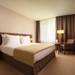 Гостиница Parklane Resort and Spa в Санкт-Петербурге - забронировать гостиницу Parklane Resort and Spa, цены и фото номеров Санкт-Петербург комната для гостей фото 3