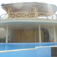 Отель Biyukukung Suite & Spa бассейн