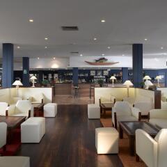 Отель Grand Palladium Palace Ibiza Resort & Spa - Все включено гостиничный бар